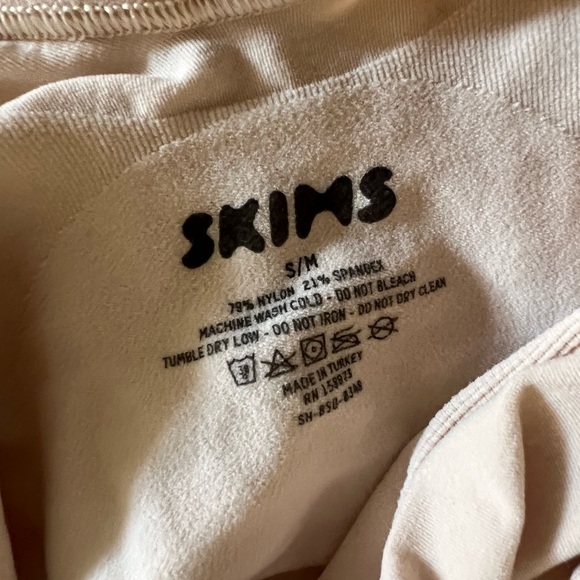 Skims Sculpting Bodysuit W. Snaps size small - Picture 6 of 6